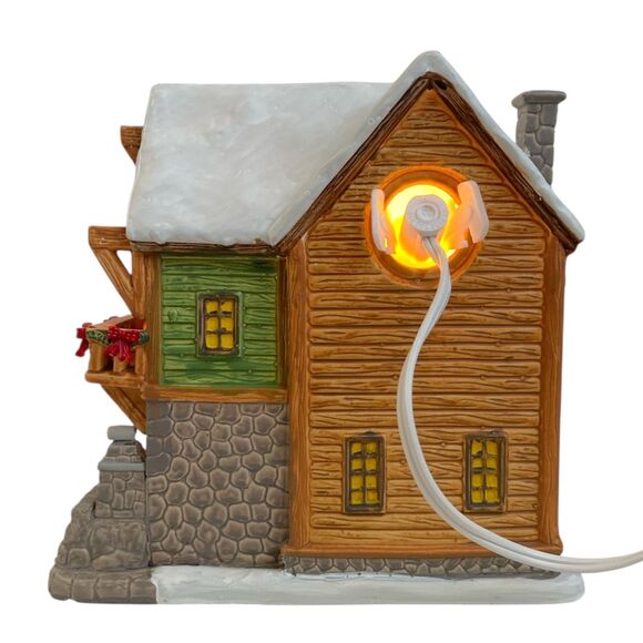 Lemax Hickory Summit Ski Resort Lighted Porcelain Christmas Village House 15747 - Picture 5 of 7